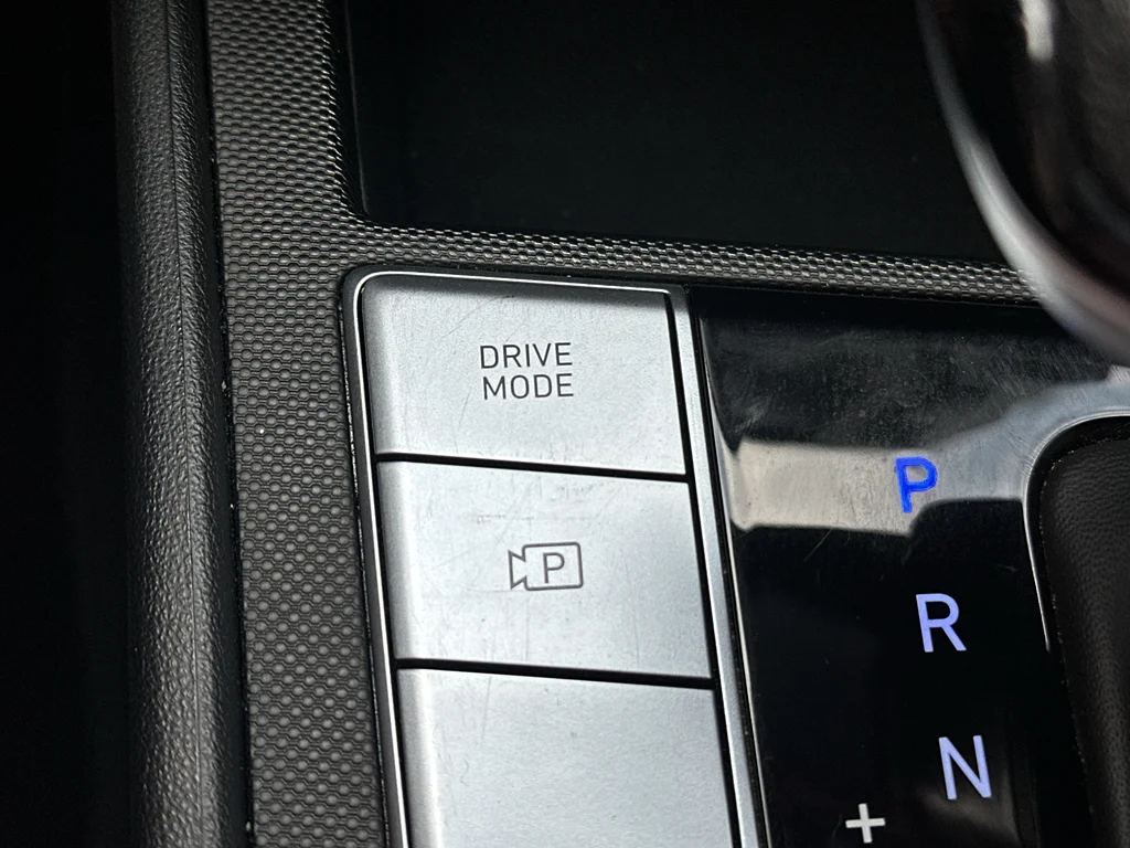 Used 2023 Fluid Metal Hyundai Blue image 25