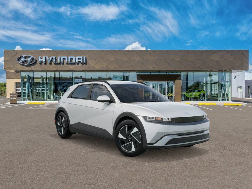 New 2027 White Hyundai SEL image 2