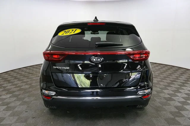 Used 2021 Red Kia LX image 9