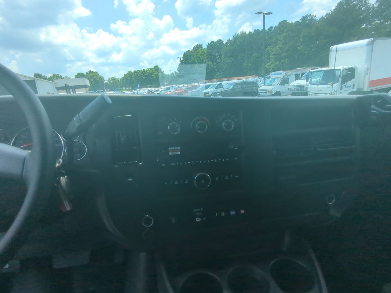 2025 Chevrolet Express Cargo Work Van - Photo 18