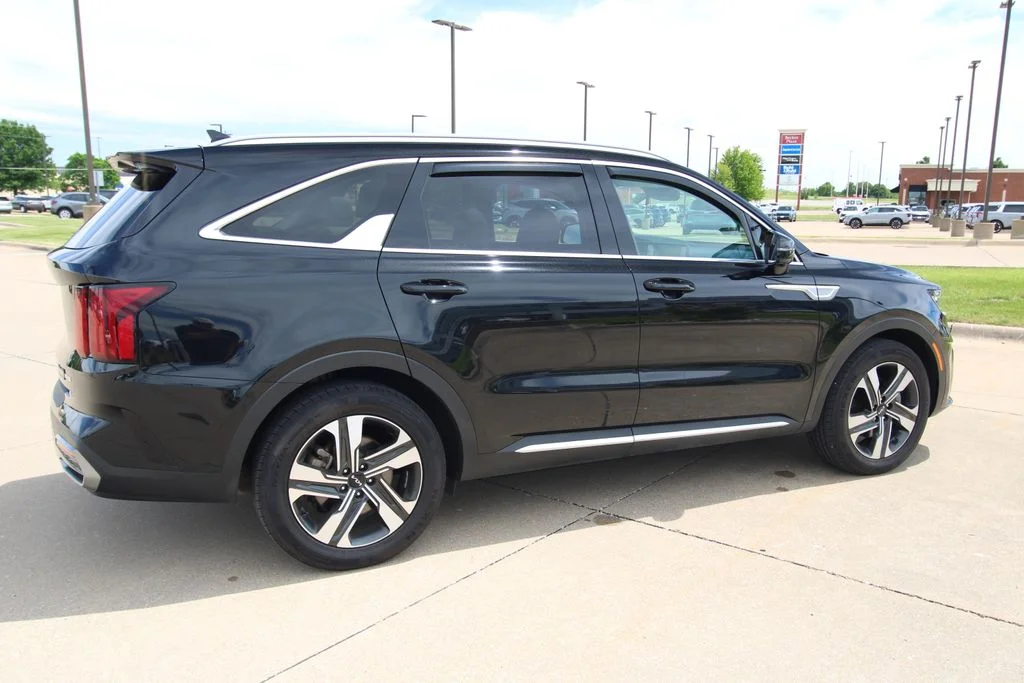 Used 2023 Black Kia SX Prestige image 5