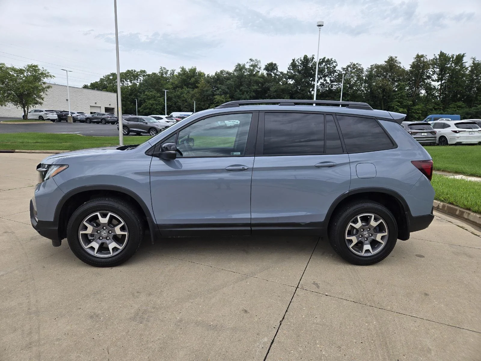 Used 2022 Sonic Gray Pearl Honda TrailSport image 5