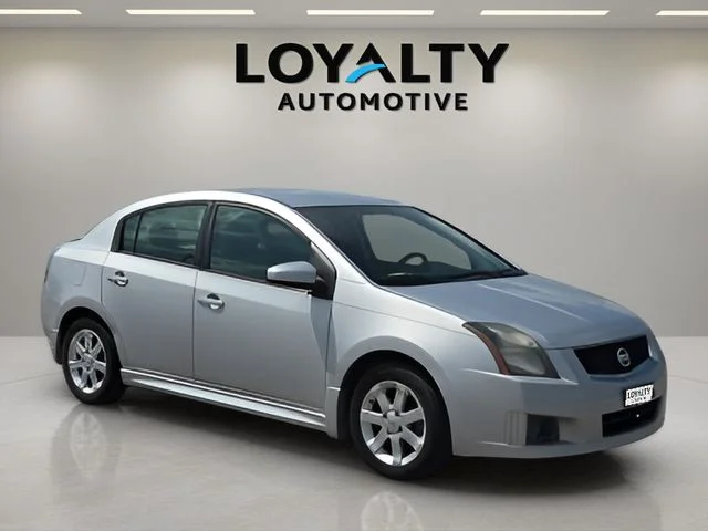 Used 2010 Silver Nissan 2.0 SR image 7