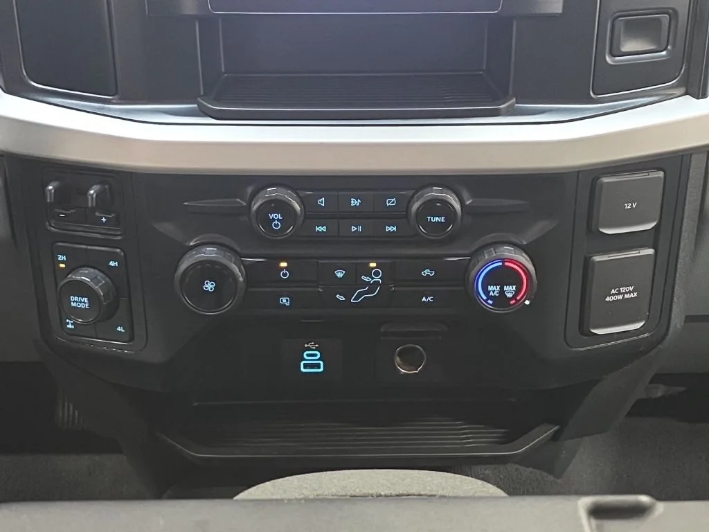 Used 2023 White Ford XLT image 22