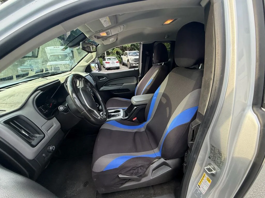 Used 2015 Silver Ice Metallic Chevrolet LT image 9