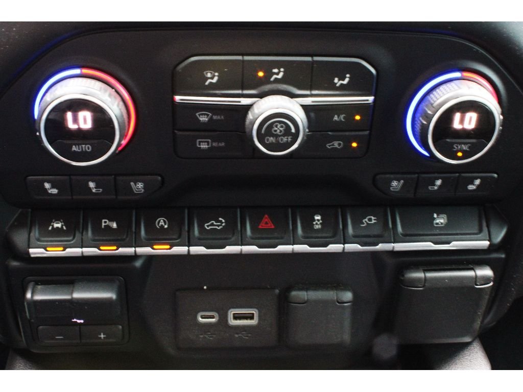 Used 2020 Iridescent Pearl Tricoat Chevrolet LTZ image 17