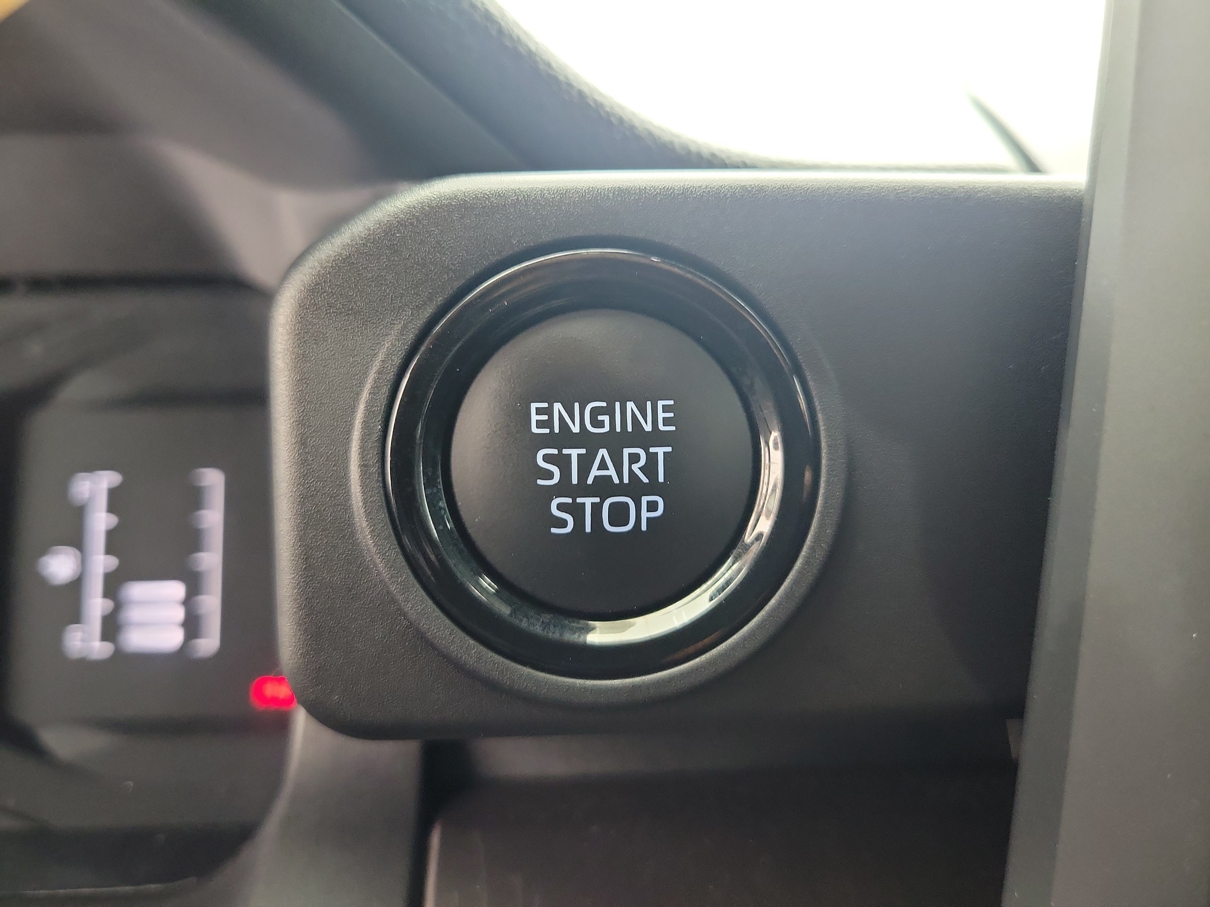 Used 2025 Underground Toyota SR5 image 30