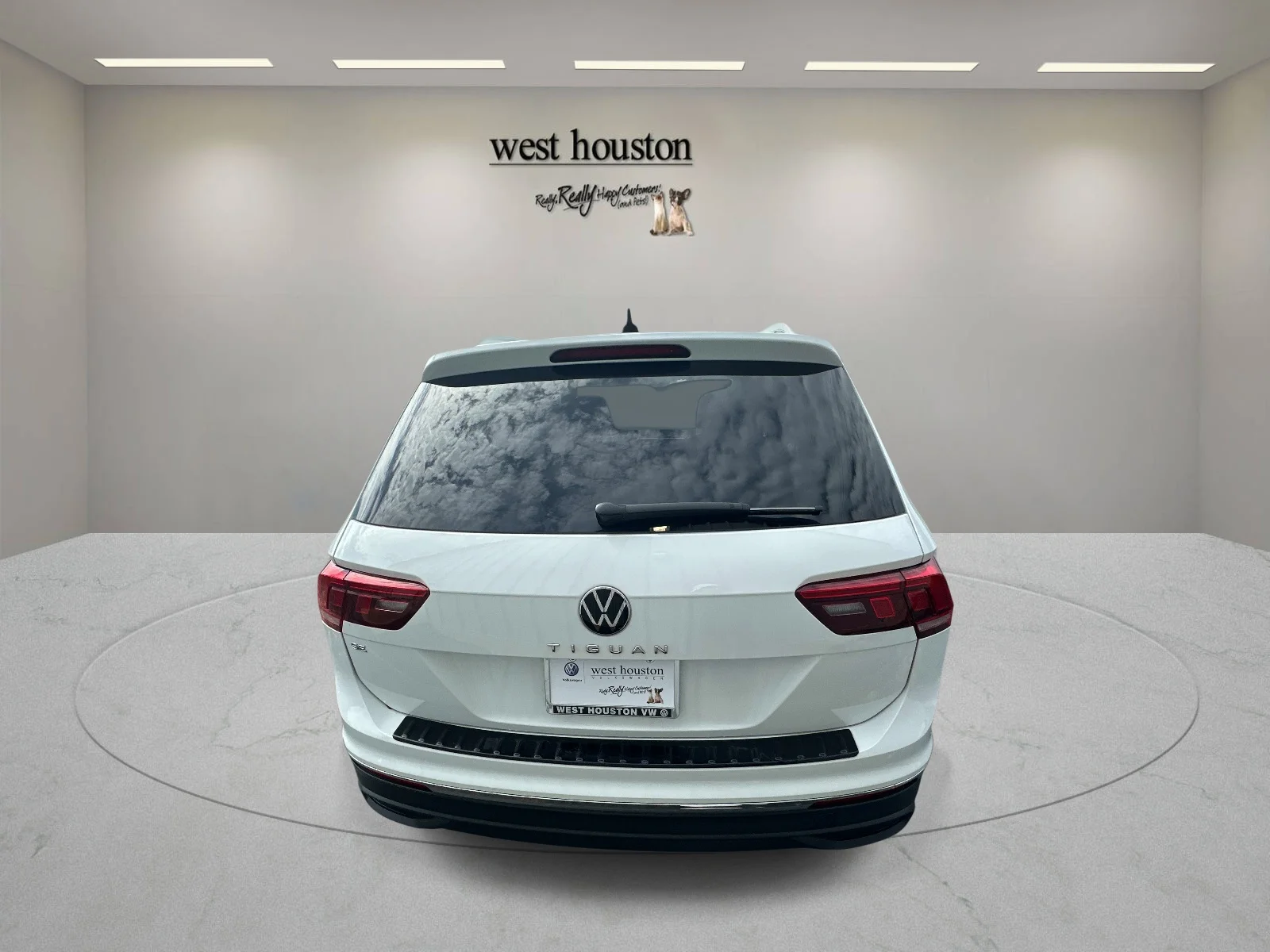 Used 2024 White Volkswagen SE image 6