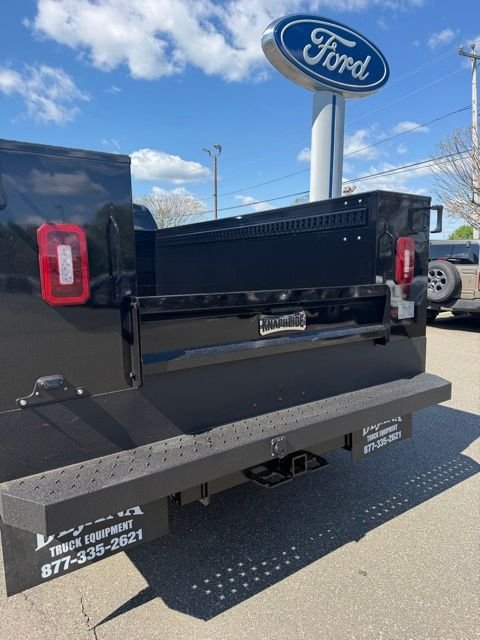 New 2026 Agate Black Metallic Ford F-450® LARIAT® image 9