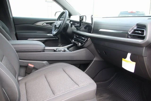 2025 Chevrolet Traverse LT - Photo 7