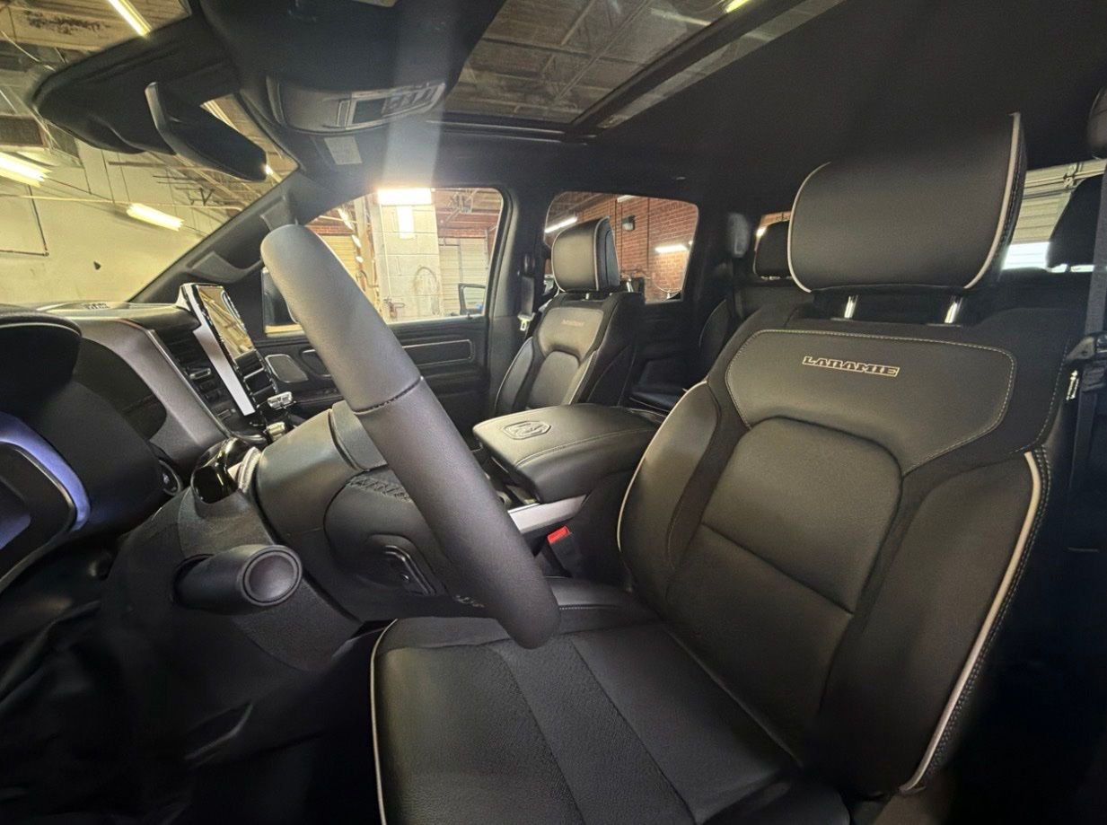 New 2026 Diamond Black Crystal Pearl-Coat Exterior Paint RAM Laramie image 13