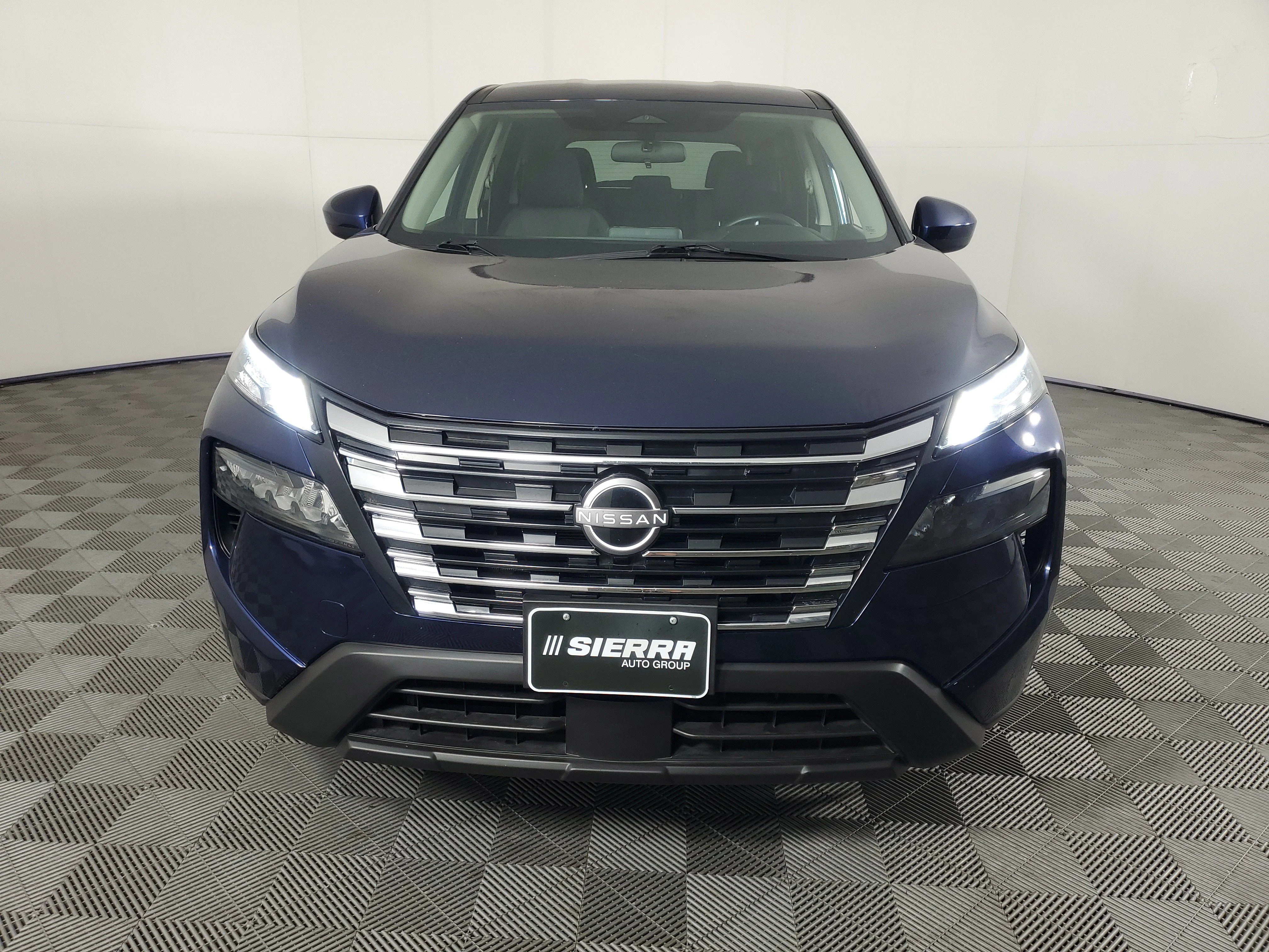 2025 Nissan Rogue SV - Photo 9
