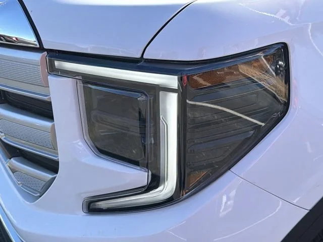 New 2026 Summit White GMC SLE image 9