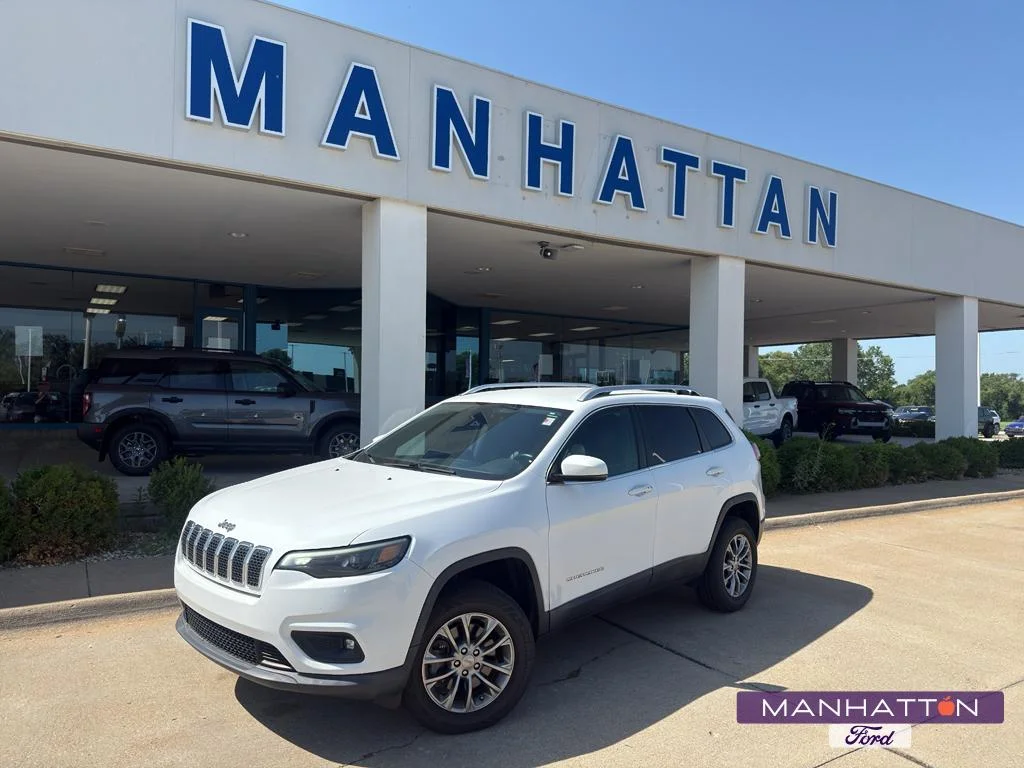 Used 2019 Bright White Clearcoat Jeep Latitude Plus image 1