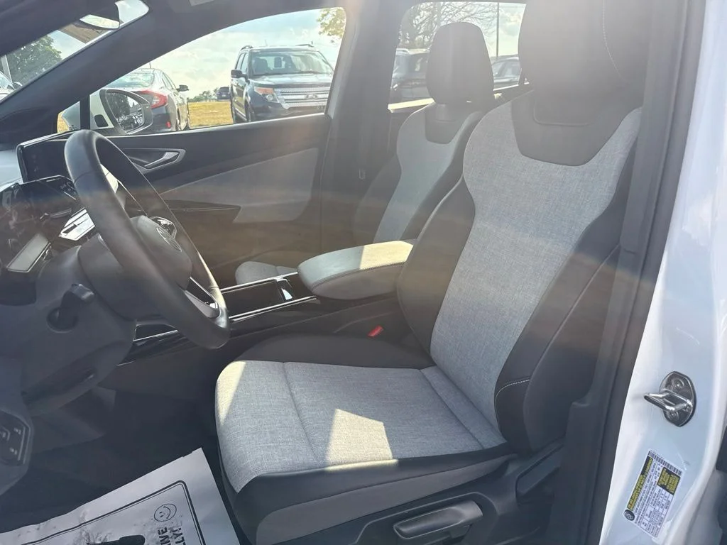 Certified Used 2024 Pure White Volkswagen Standard image 38