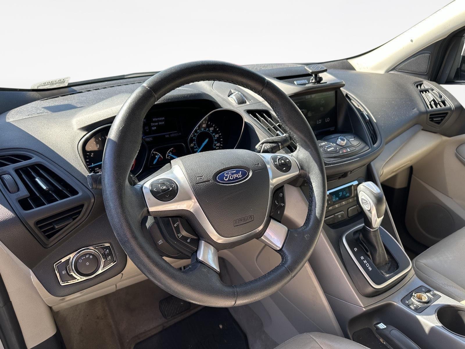 Used 2014 Ingot Silver Metallic Ford SE image 11