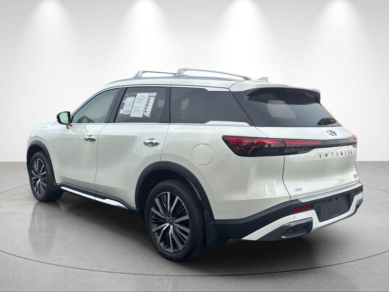 Used 2023 Majestic White INFINITI SENSORY image 3