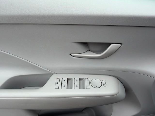 Used 2024 White Hyundai SEL image 26