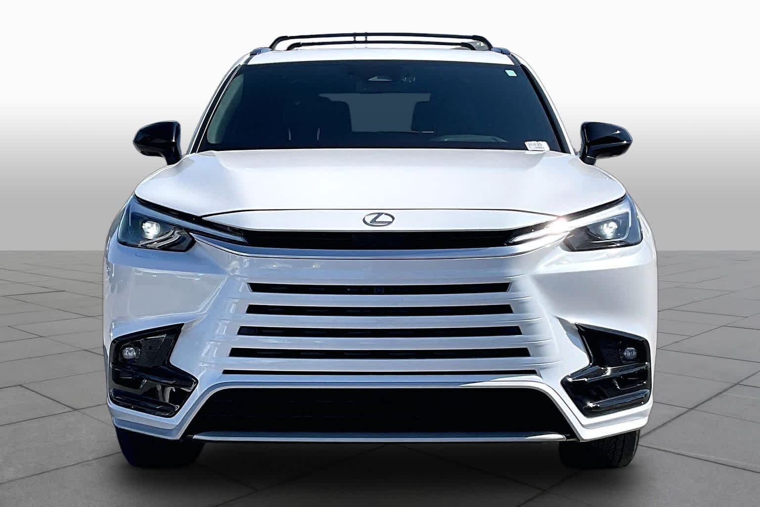 Certified Used 2025 Wind Chill Pearl Lexus F SPORT Premium image 4