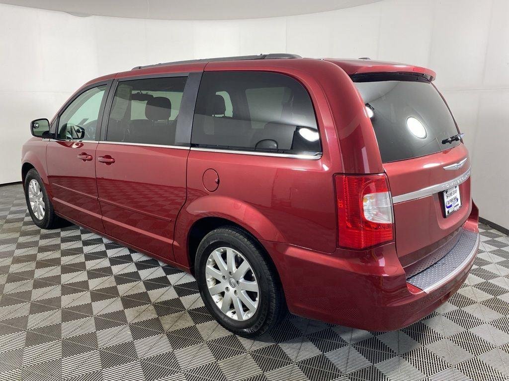 Used 2015 Deep Cherry Red Crystal Chrysler LX image 12
