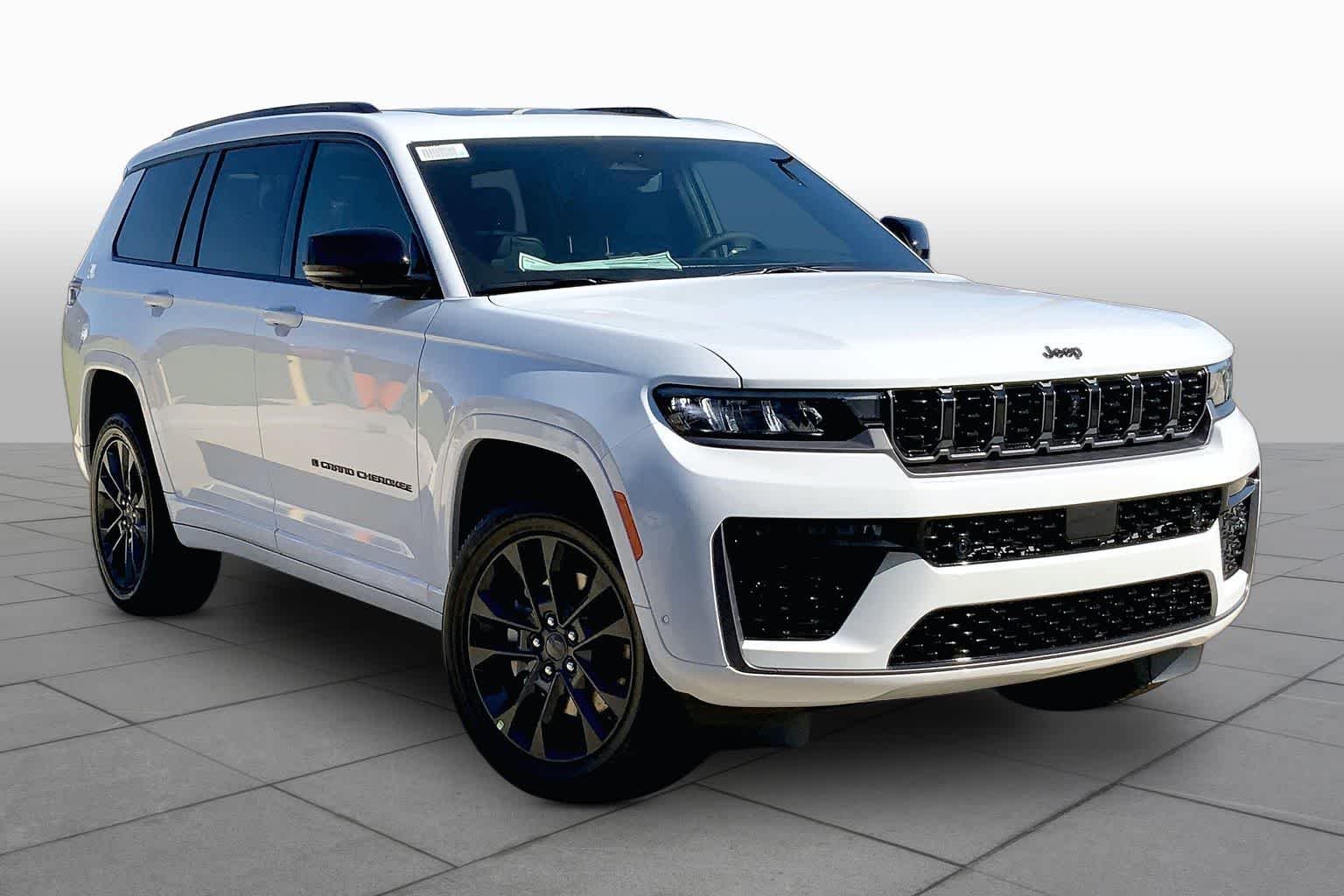 New 2026 Bright White Clear-Coat Exterior Paint Jeep Limited Reserve image 2