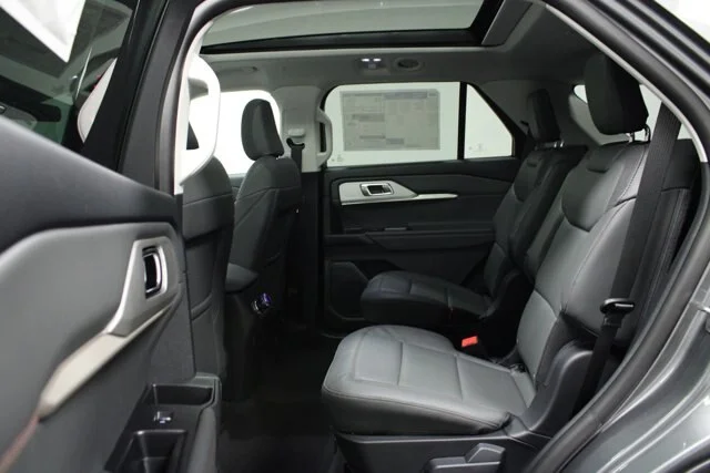 New 2026 Carbonized Gray Metallic Ford Active image 38