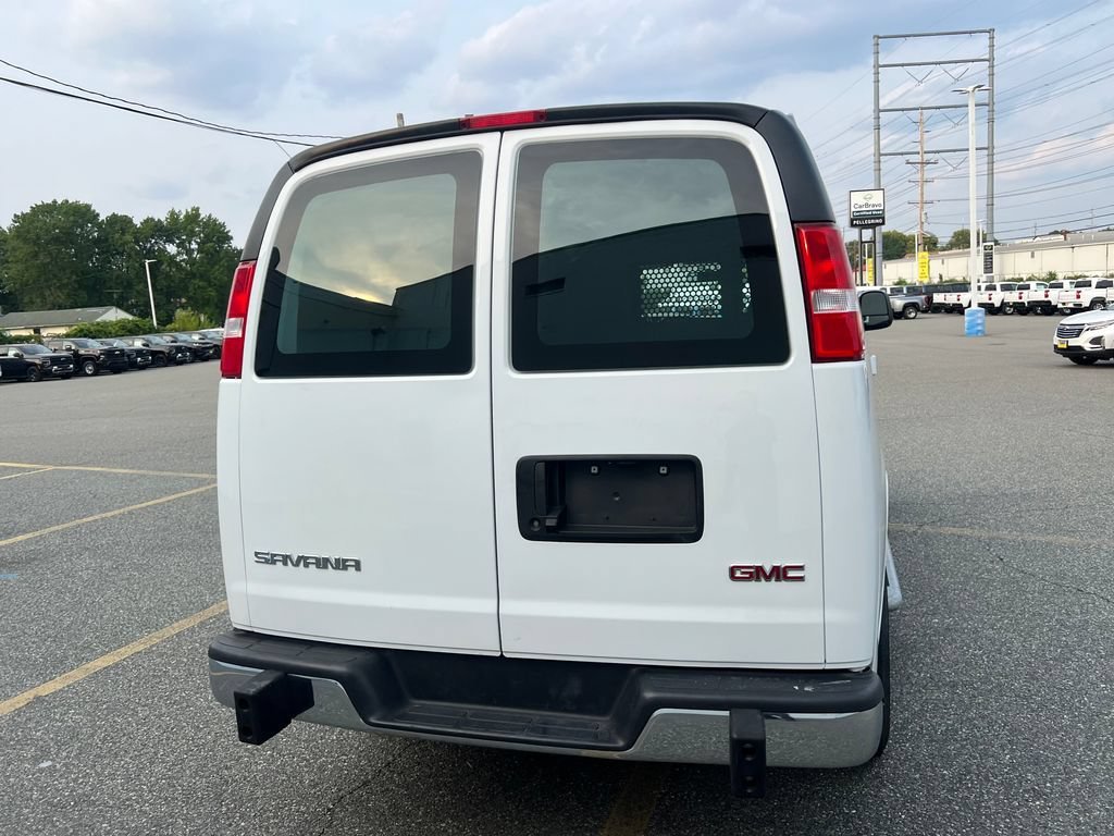 Used 2025 Summit White GMC Work Van image 7