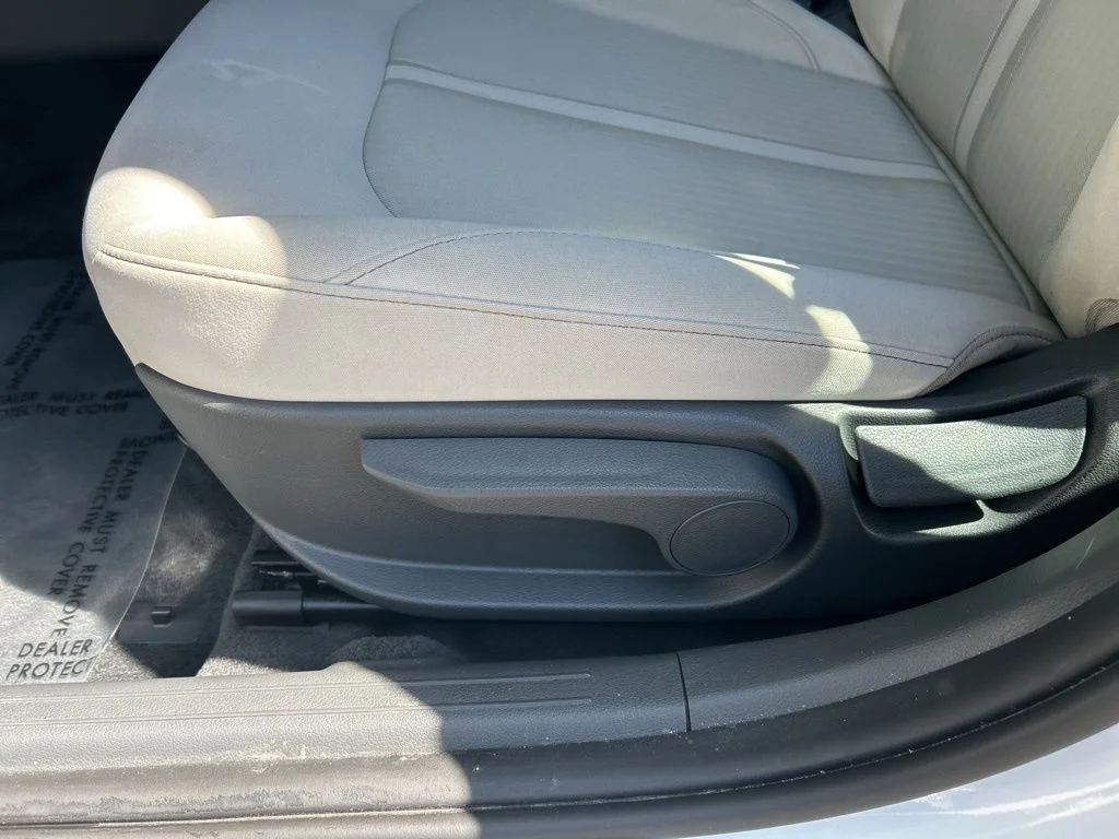 Used 2026 White Hyundai Blue image 16