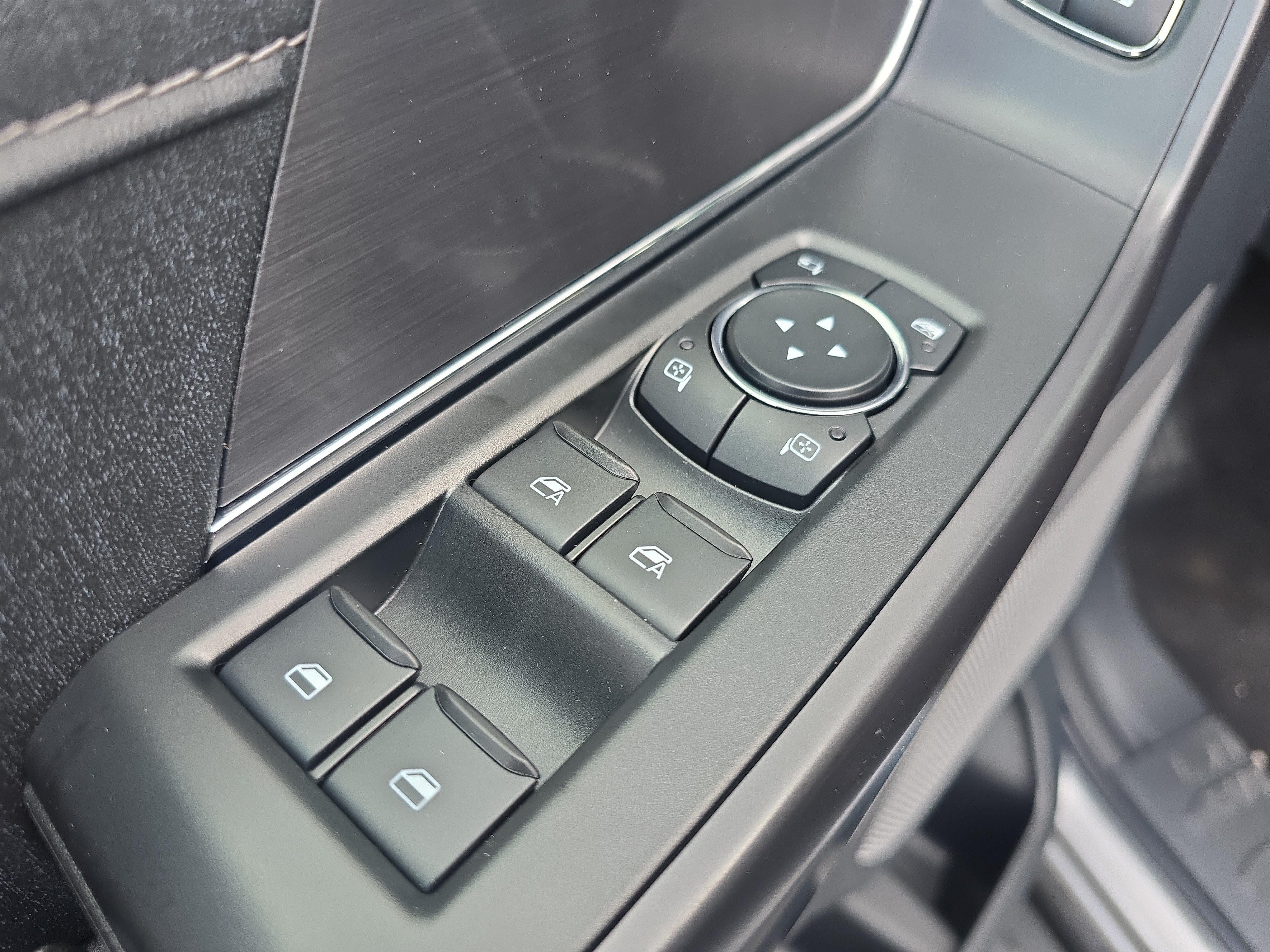 New 2026 Iconic Silver Metallic Ford Lariat® image 11