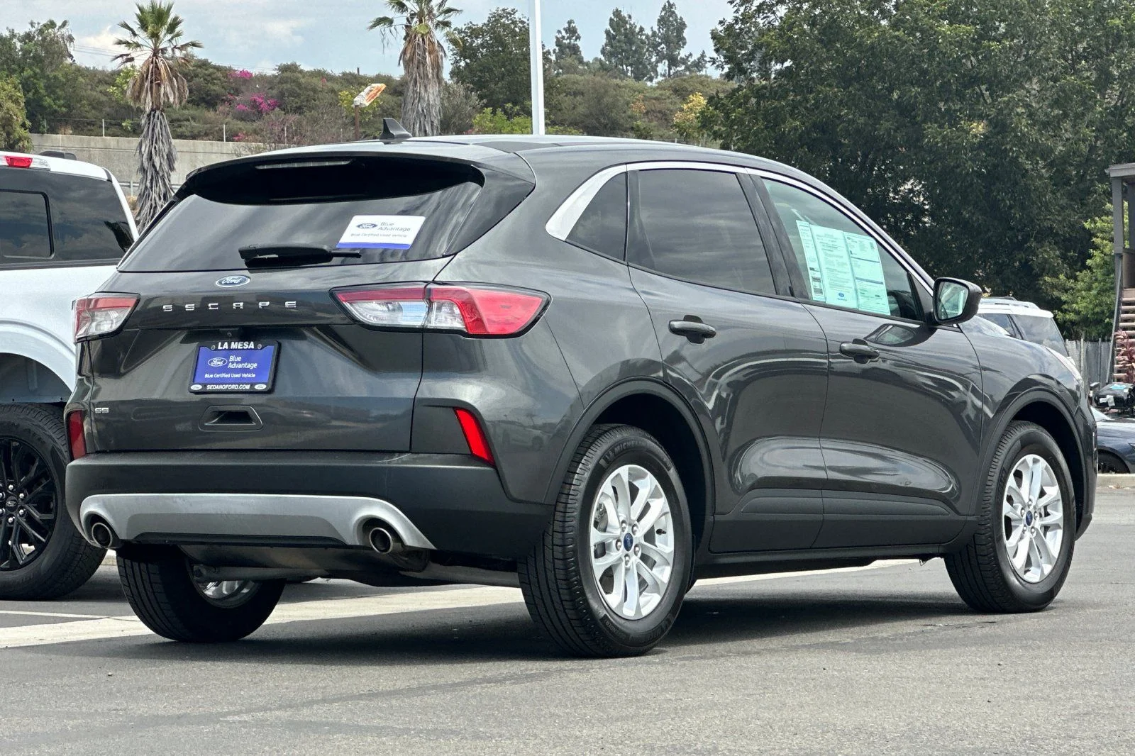 Certified Used 2020 Magnetic Metallic Ford SE image 3