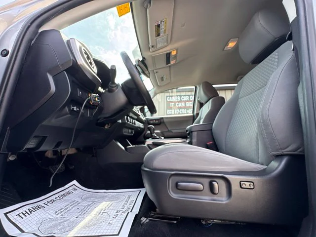Used 2020 Silver Toyota SR5 image 12