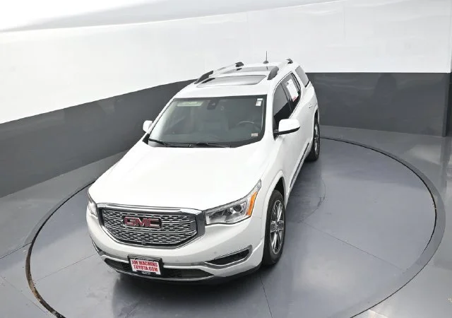 Used 2018 White GMC Denali image 24