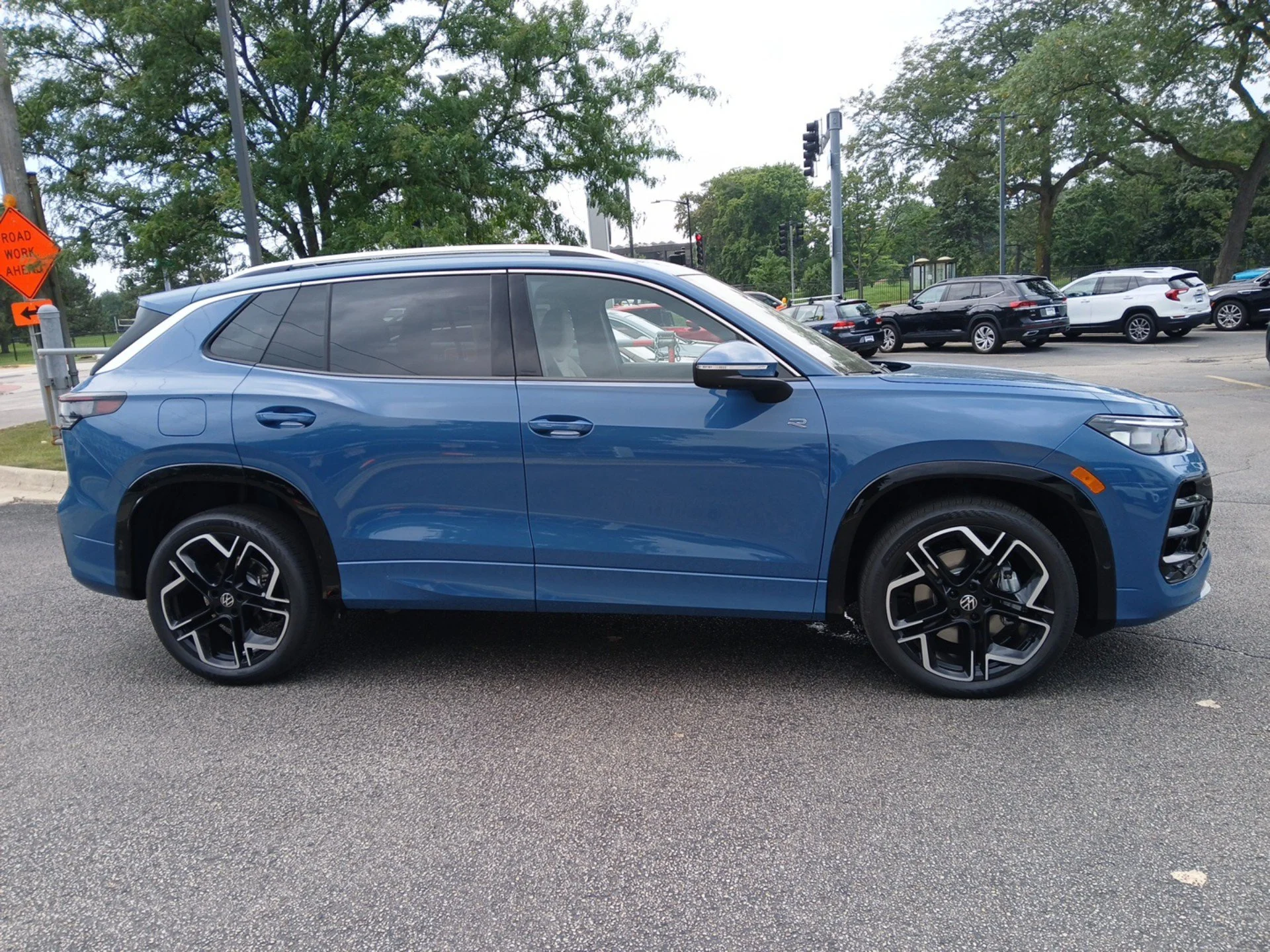 New 2026 Monterey Blue Pearl Volkswagen 2.0T SEL R-Line Turbo image 3