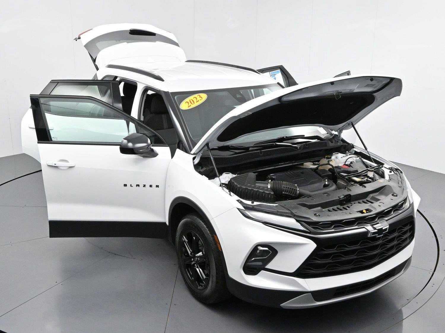 Used 2023 SUMMIT WHITE Chevrolet LT image 44
