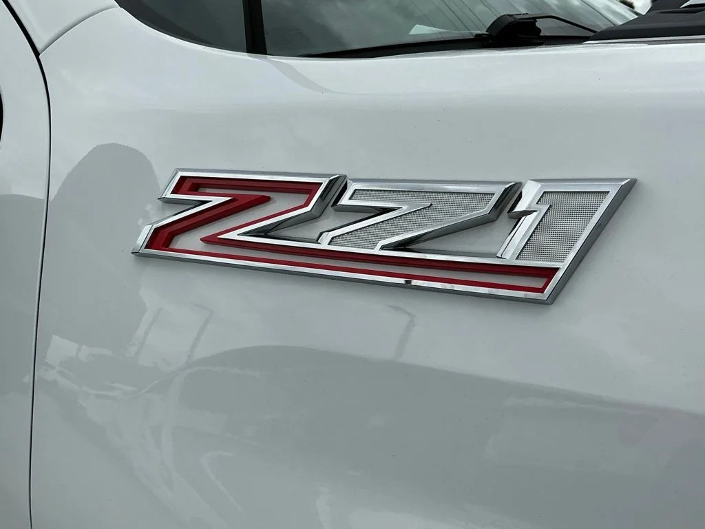 Used 2024 White Chevrolet Custom image 20