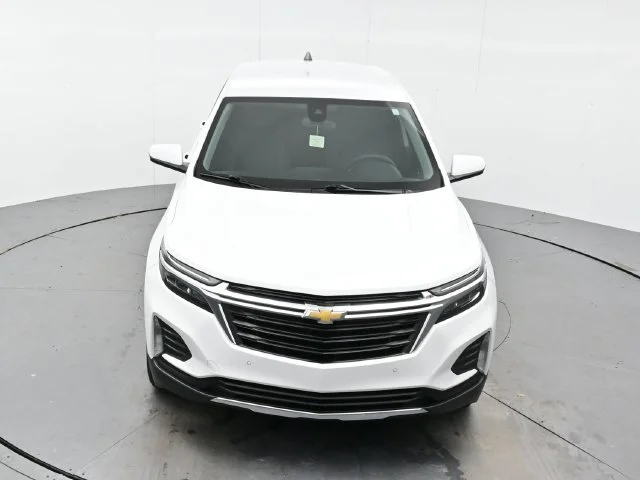 Used 2024 Summit White Chevrolet LT image 34