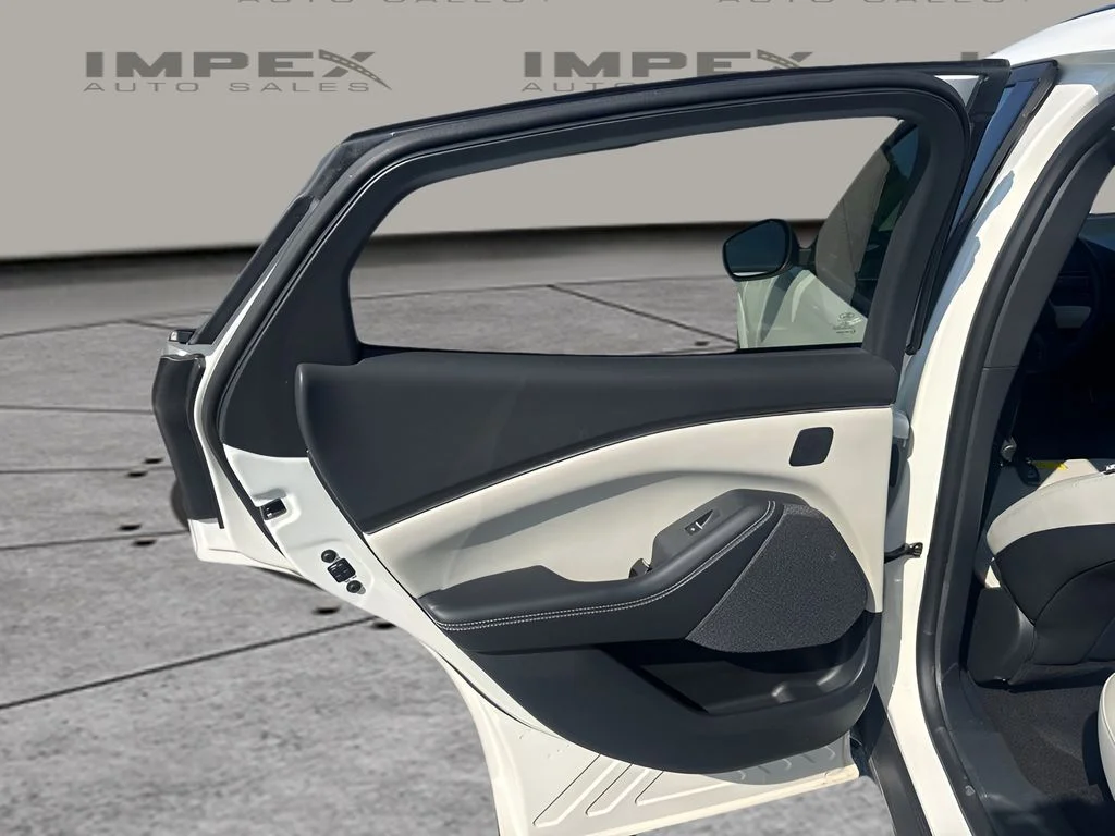 Used 2025 White Ford Premium image 28