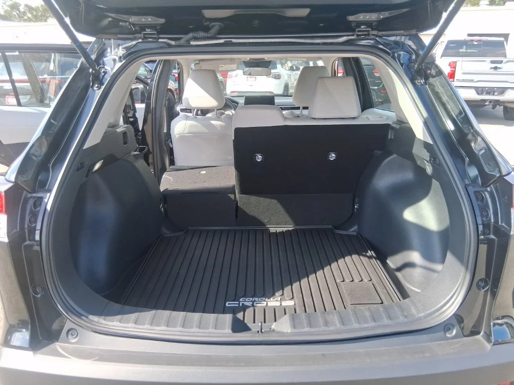 Used 2025 Black Toyota L image 19