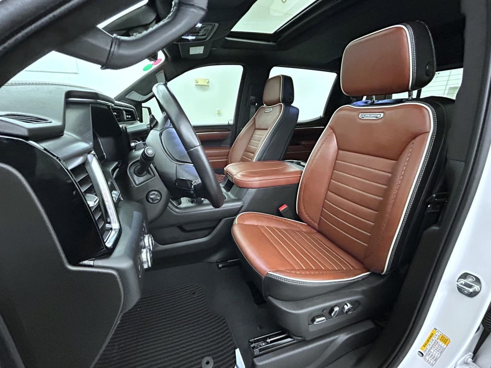 Used 2024 White GMC Denali Ultimate image 11