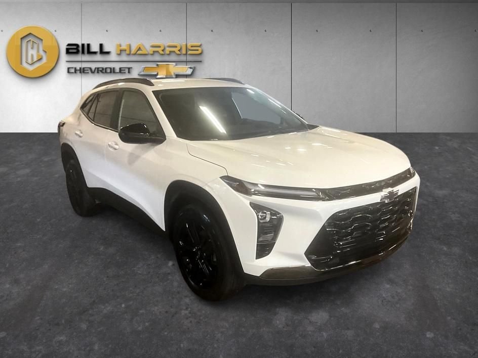 Used 2025 White Chevrolet ACTIV image 9
