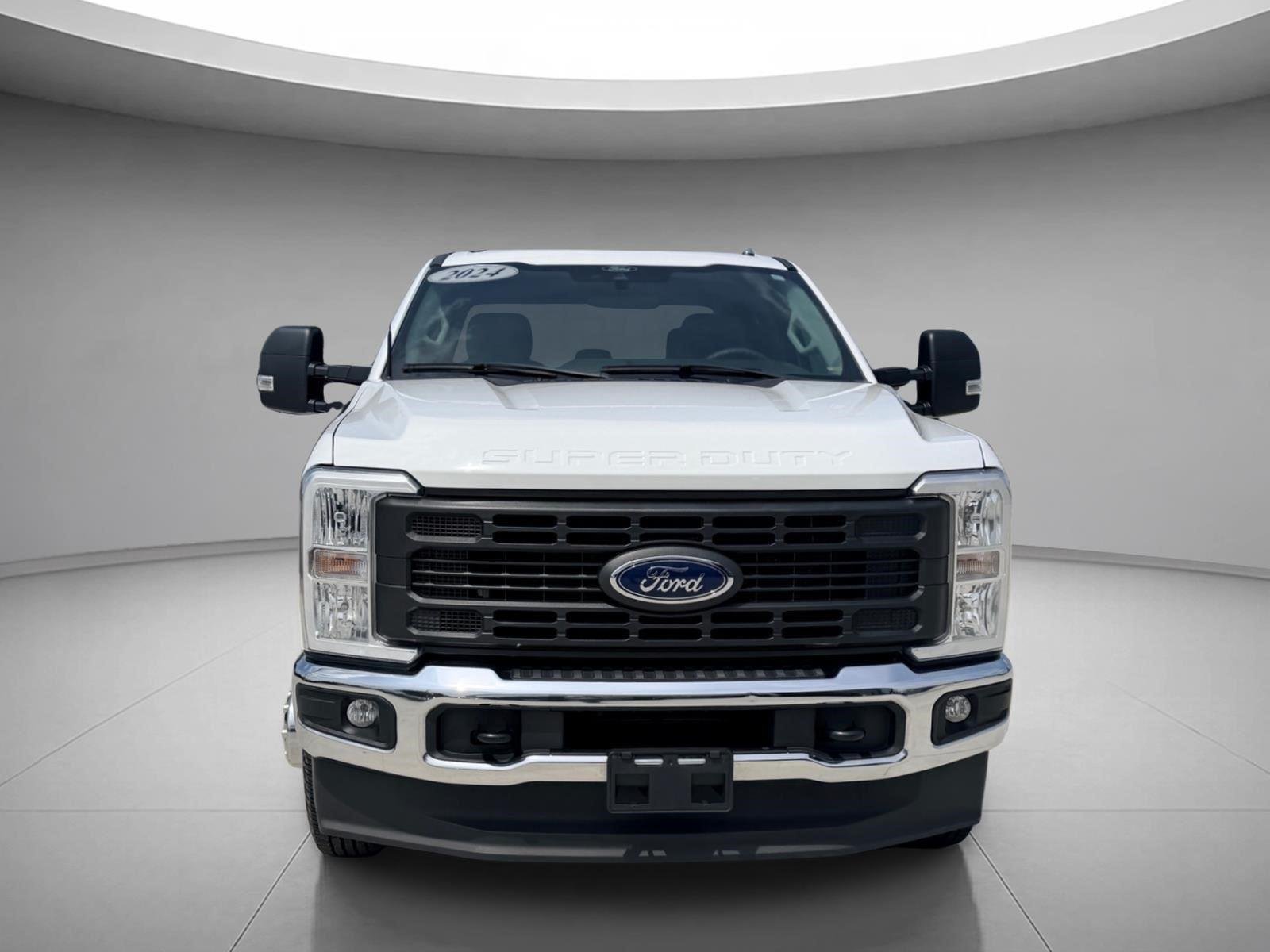 Used 2024 Oxford White Ford XL image 7