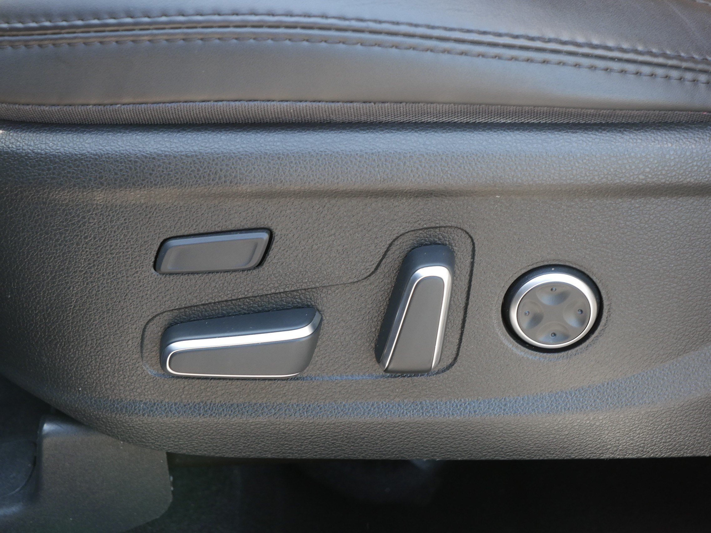 Used 2023 Portofino Gray Hyundai Calligraphy image 20