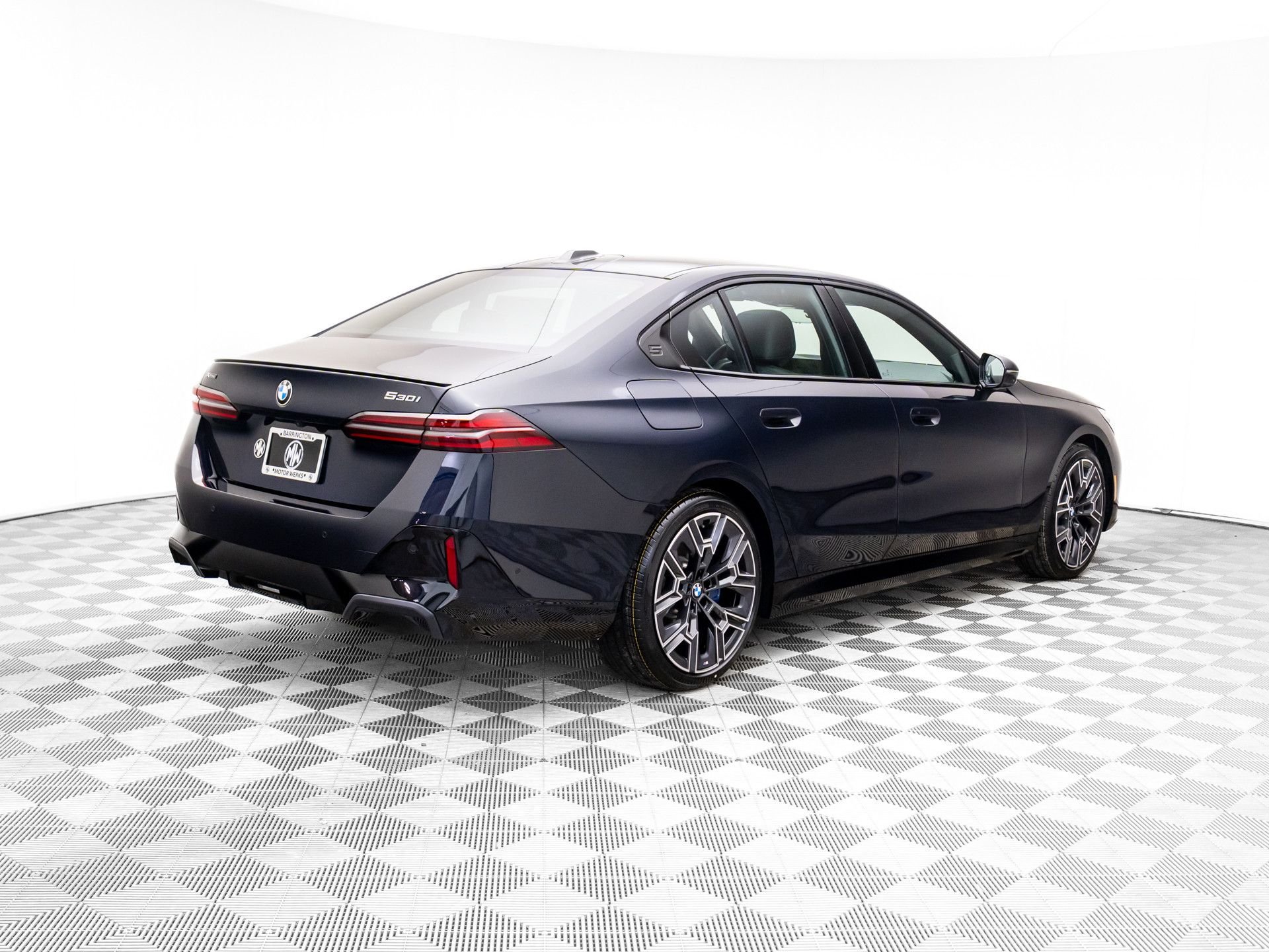 New 2026 Carbon Black Metallic BMW 530i xDrive image 6