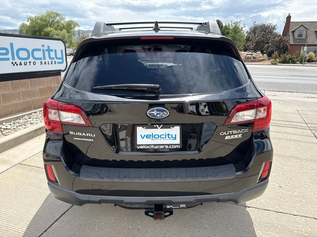 Used 2017 Black Subaru 2.5i Premium image 5