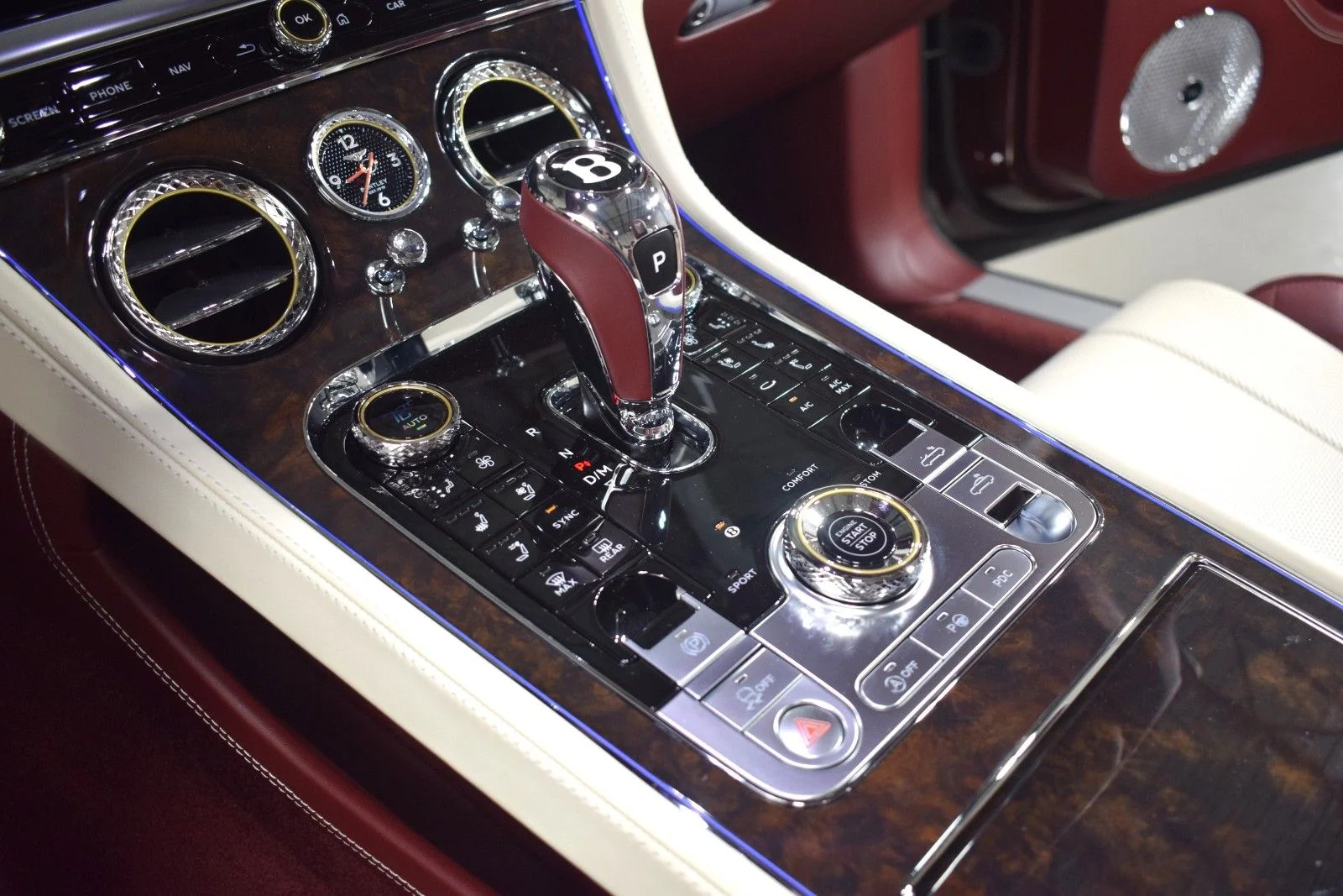 Used 2021 Red Bentley  image 33