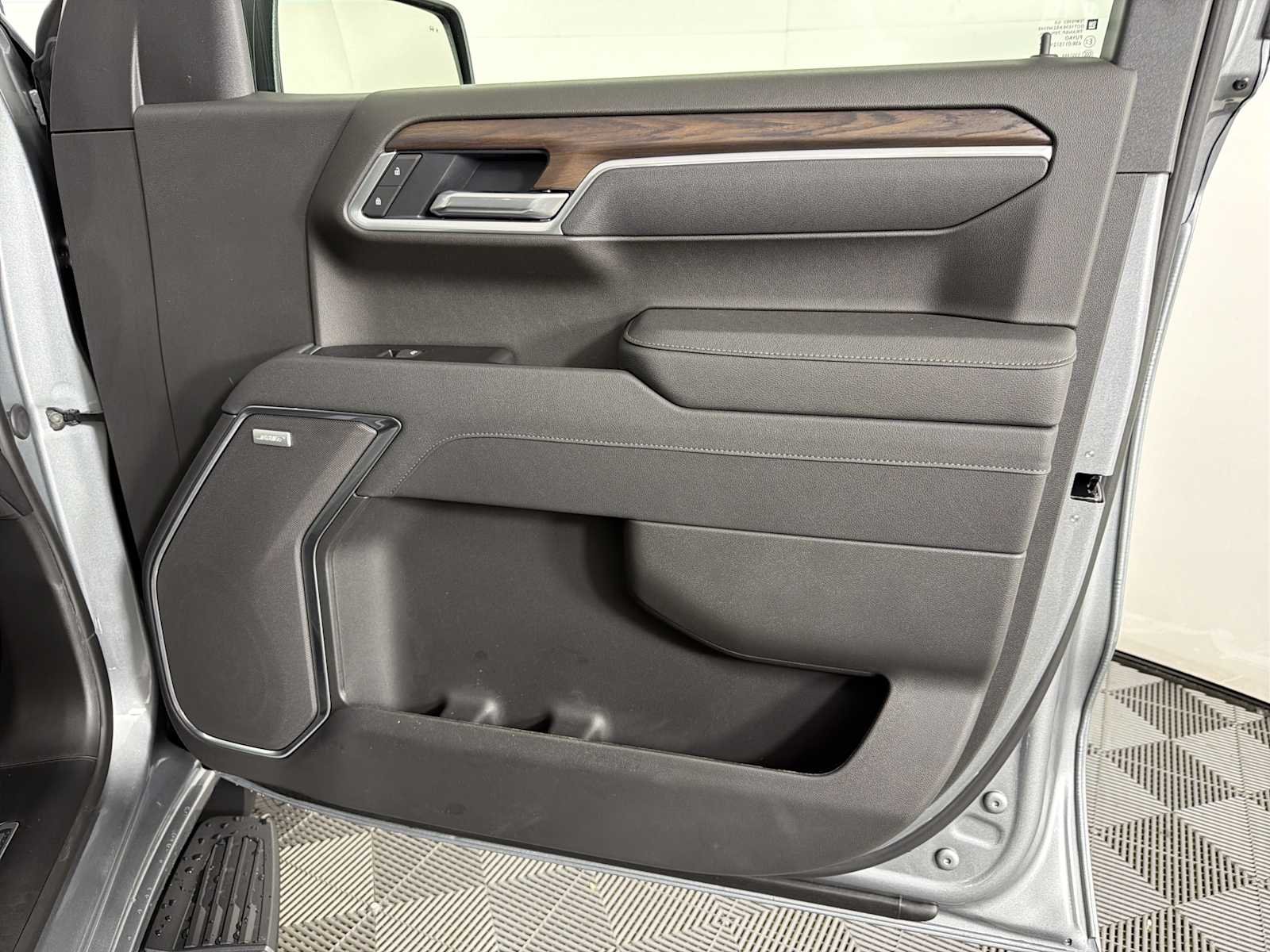2026 GMC Sierra 1500 SLT - Photo 12