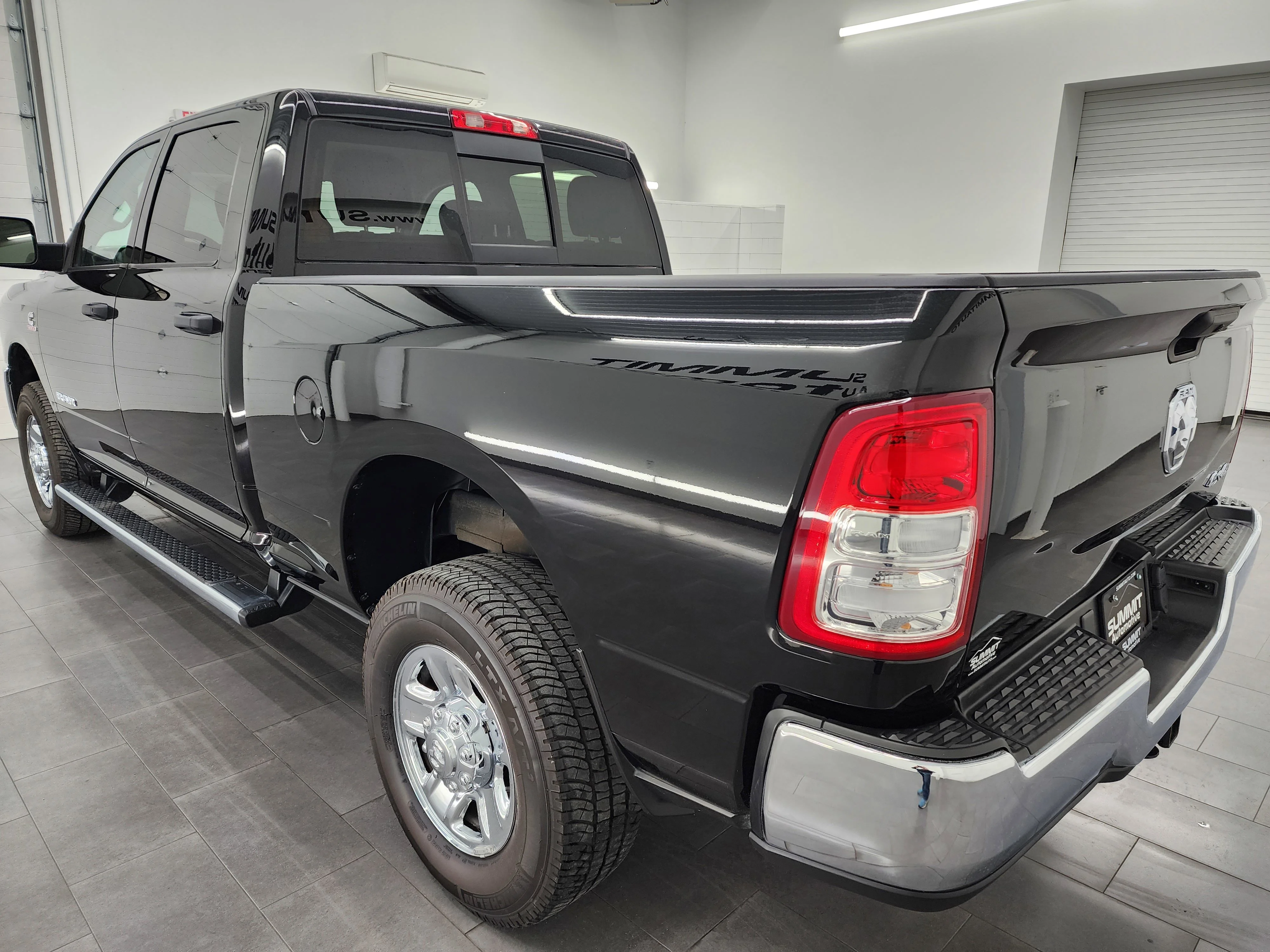 Used 2020 Diamond Black Crystal Pearlcoat Ram Tradesman image 6