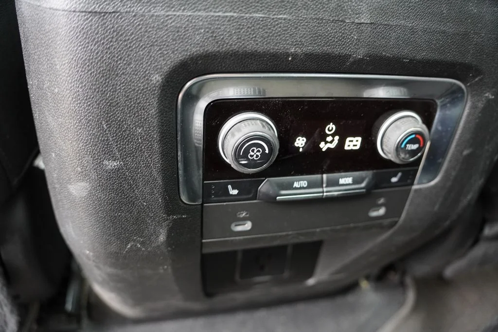 Used 2022 Red Chevrolet Z71 image 4