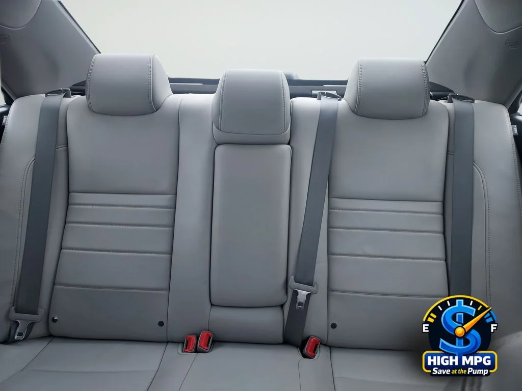 Used 2017 Silver Toyota XLE image 32
