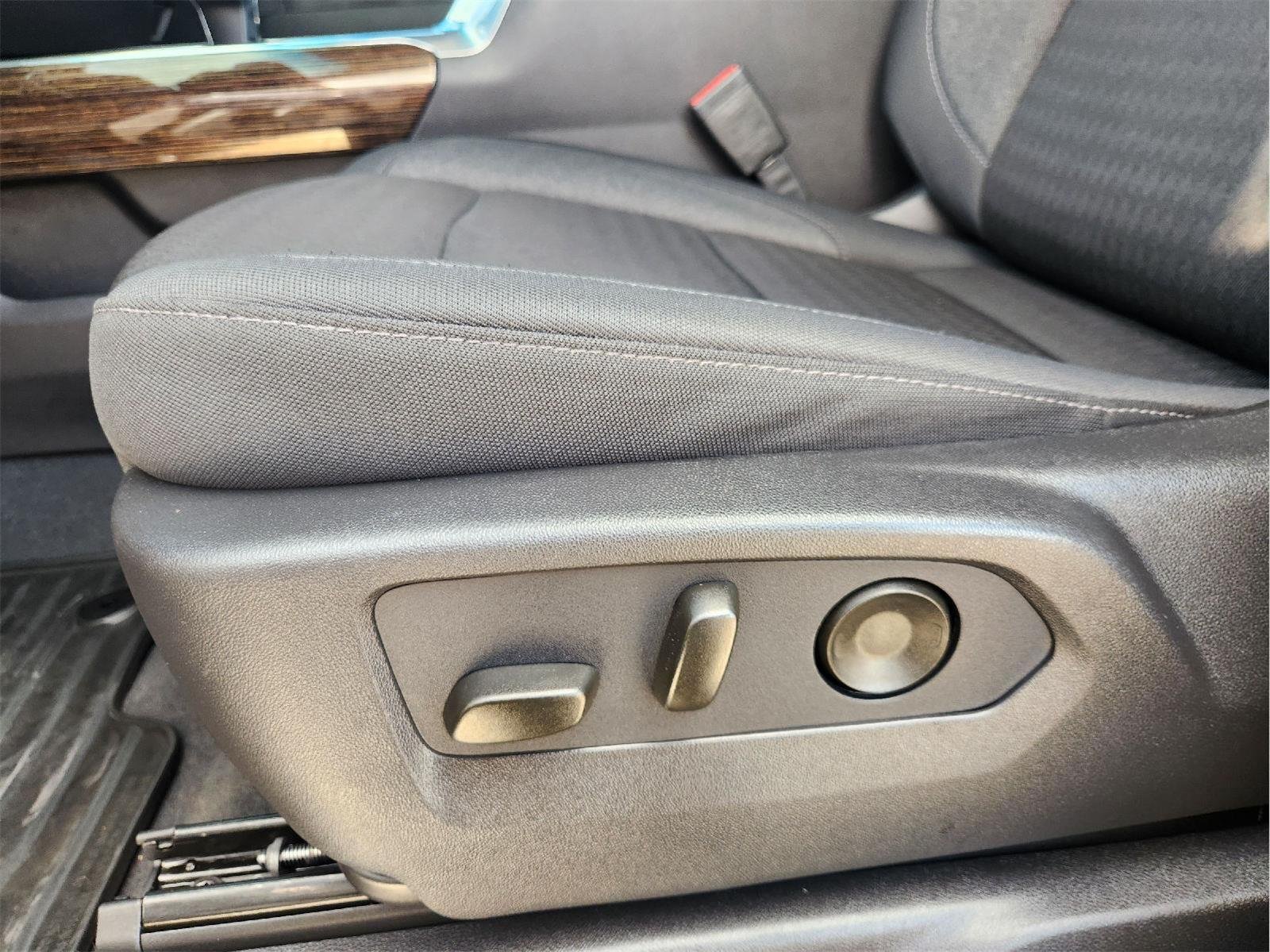 Used 2026 Onyx Black GMC Elevation image 25